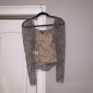 Leopard print sheer back shirt